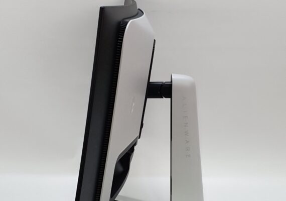 Alienware AW3225QF 32" 4K OLED Gaming Monitor 240Hz gebraucht mit Defekt